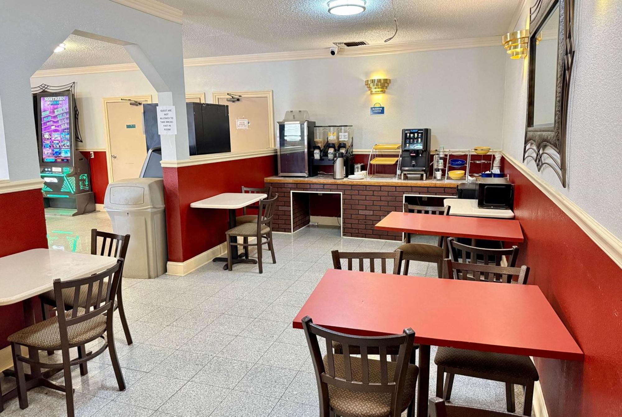 Days Inn By Wyndham Ruther Glen Kings Dominion Area Экстерьер фото