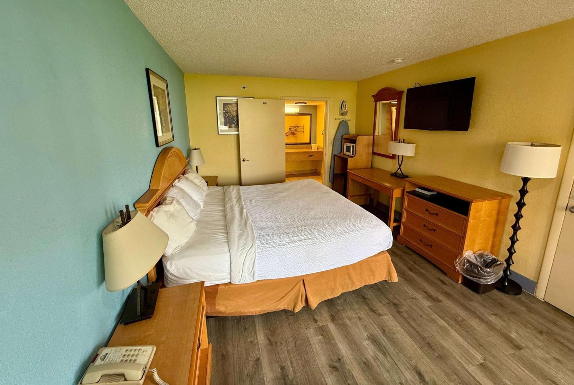 Days Inn By Wyndham Ruther Glen Kings Dominion Area Экстерьер фото