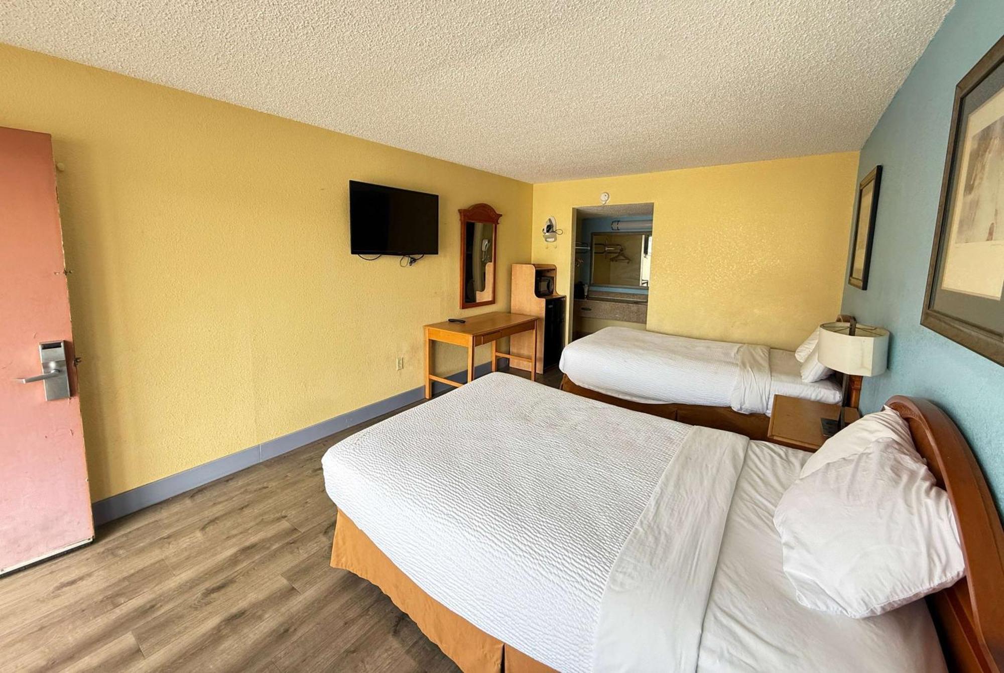 Days Inn By Wyndham Ruther Glen Kings Dominion Area Экстерьер фото