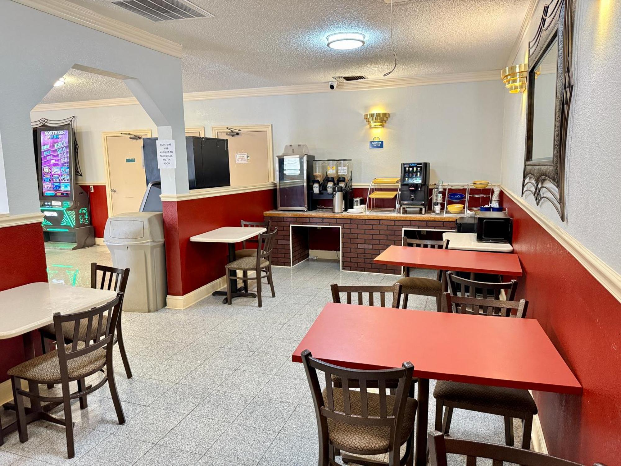 Days Inn By Wyndham Ruther Glen Kings Dominion Area Экстерьер фото
