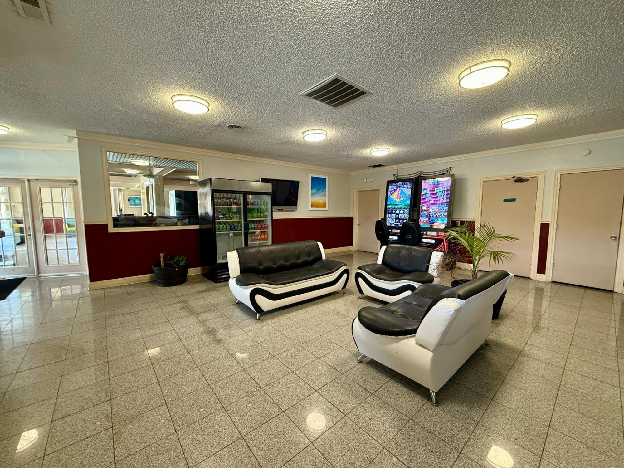 Days Inn By Wyndham Ruther Glen Kings Dominion Area Экстерьер фото